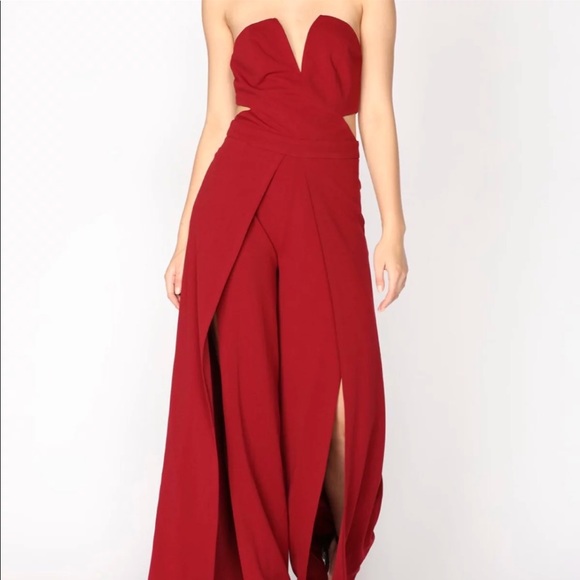 NWT Beautiful Jumpsuit - Picture 1 of 4